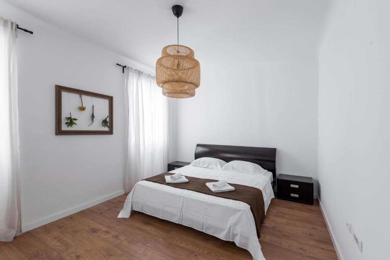 Pula City Apartment With Private Parking Free 외부 사진