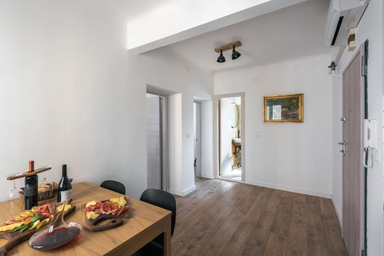 Pula City Apartment With Private Parking Free 외부 사진
