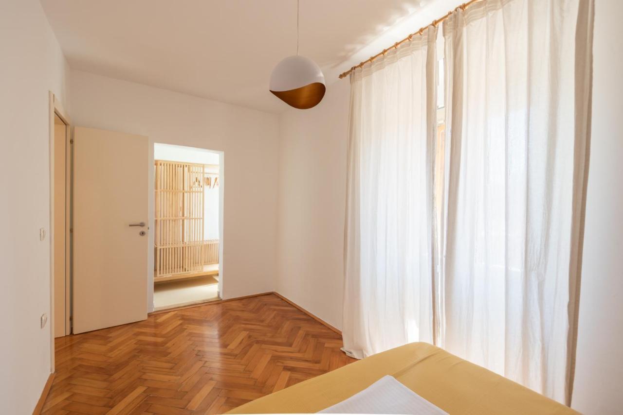 Pula City Apartment With Private Parking Free 외부 사진