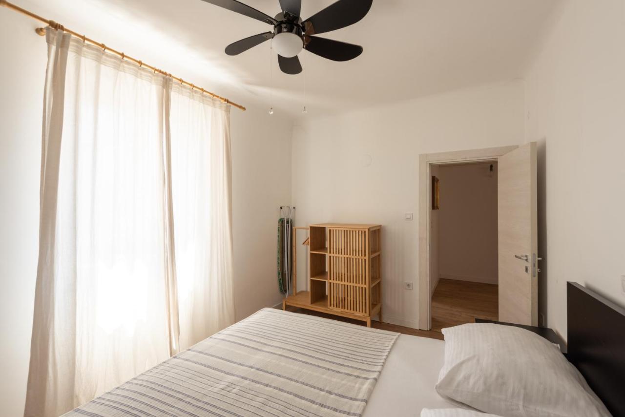 Pula City Apartment With Private Parking Free 외부 사진
